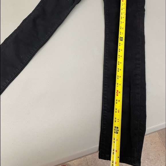 Ladies 311 black Levi’s. - Picture 7 of 7